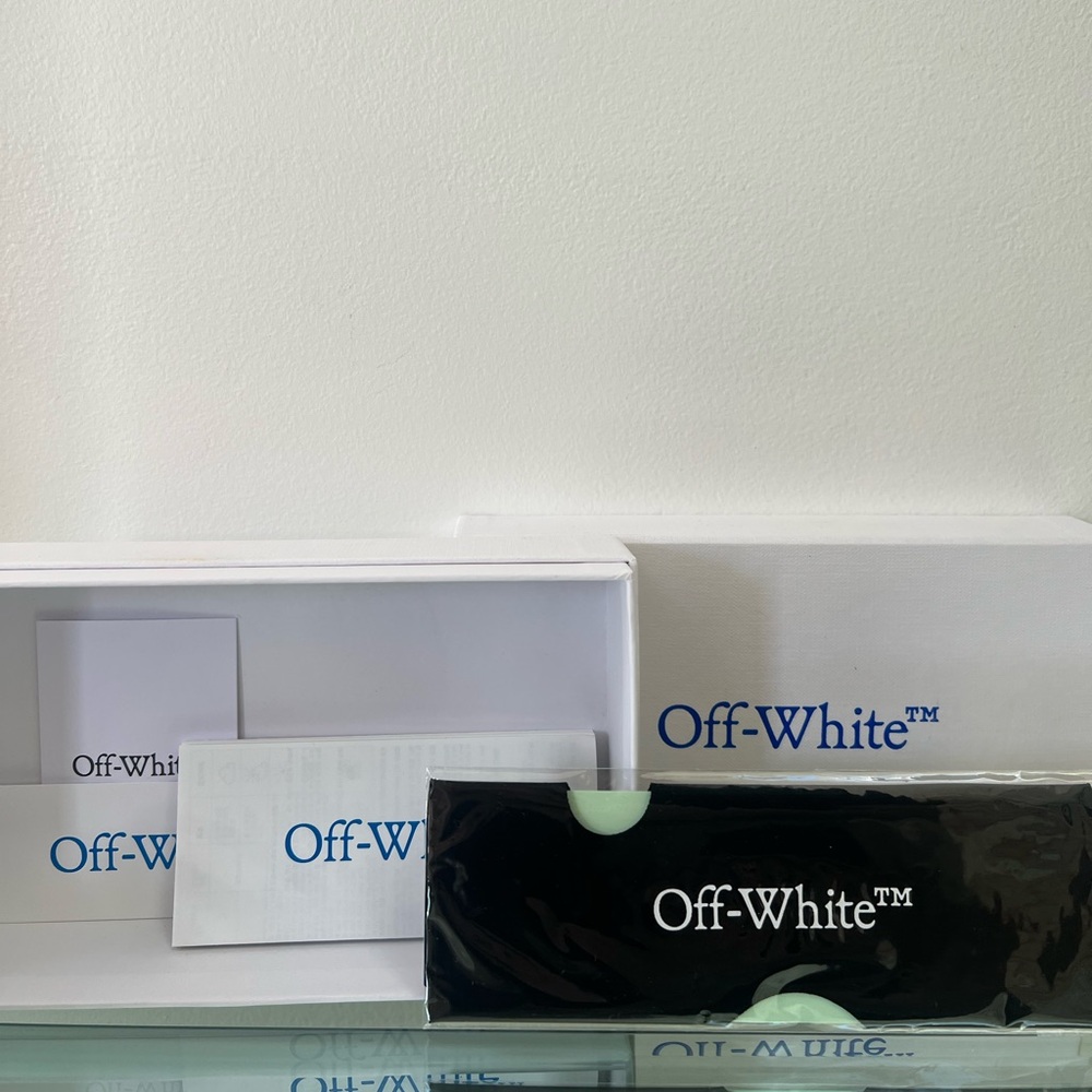 Off-White Manchester Sunglasses - Picture 11 of 14